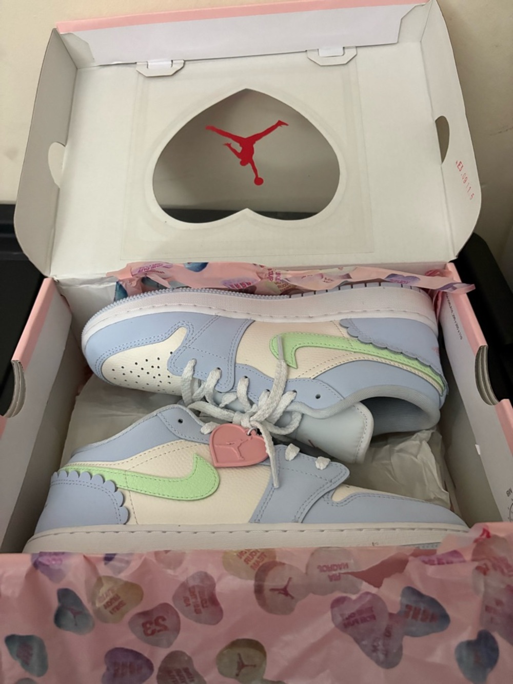 Nike air jordan low SE size 6Y